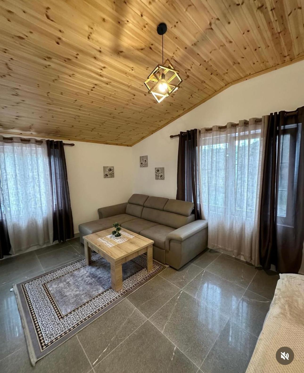 Qyteza Guest House & Camping ชโคเดอร์ ภายนอก รูปภาพ