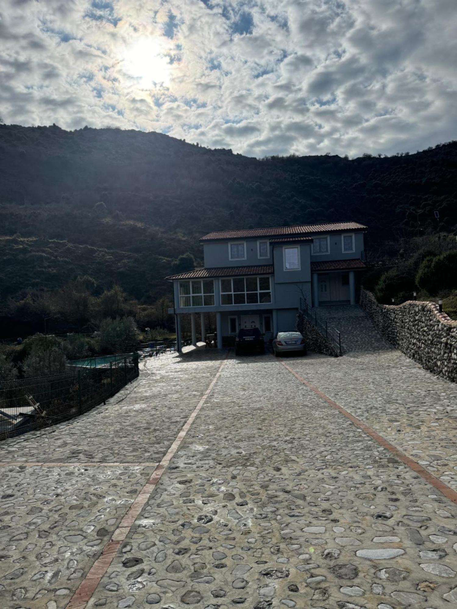Qyteza Guest House & Camping ชโคเดอร์ ภายนอก รูปภาพ